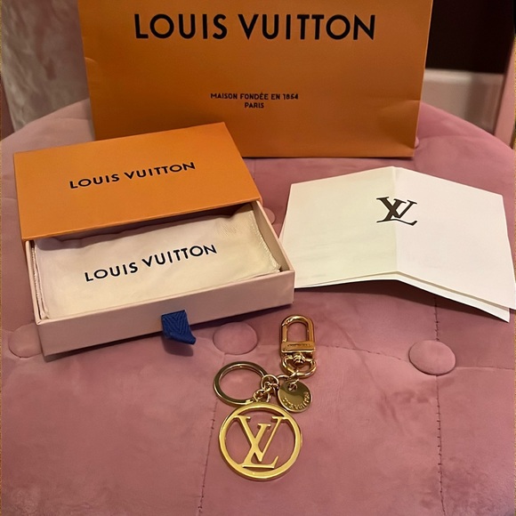 🎁Gift-able🎁Louis Vuitton Circle bag charm - Picture 1 of 6
